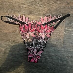 Victoria's Secret Very Sexy Pink and Black Floral Lace V-String Panty Medium
